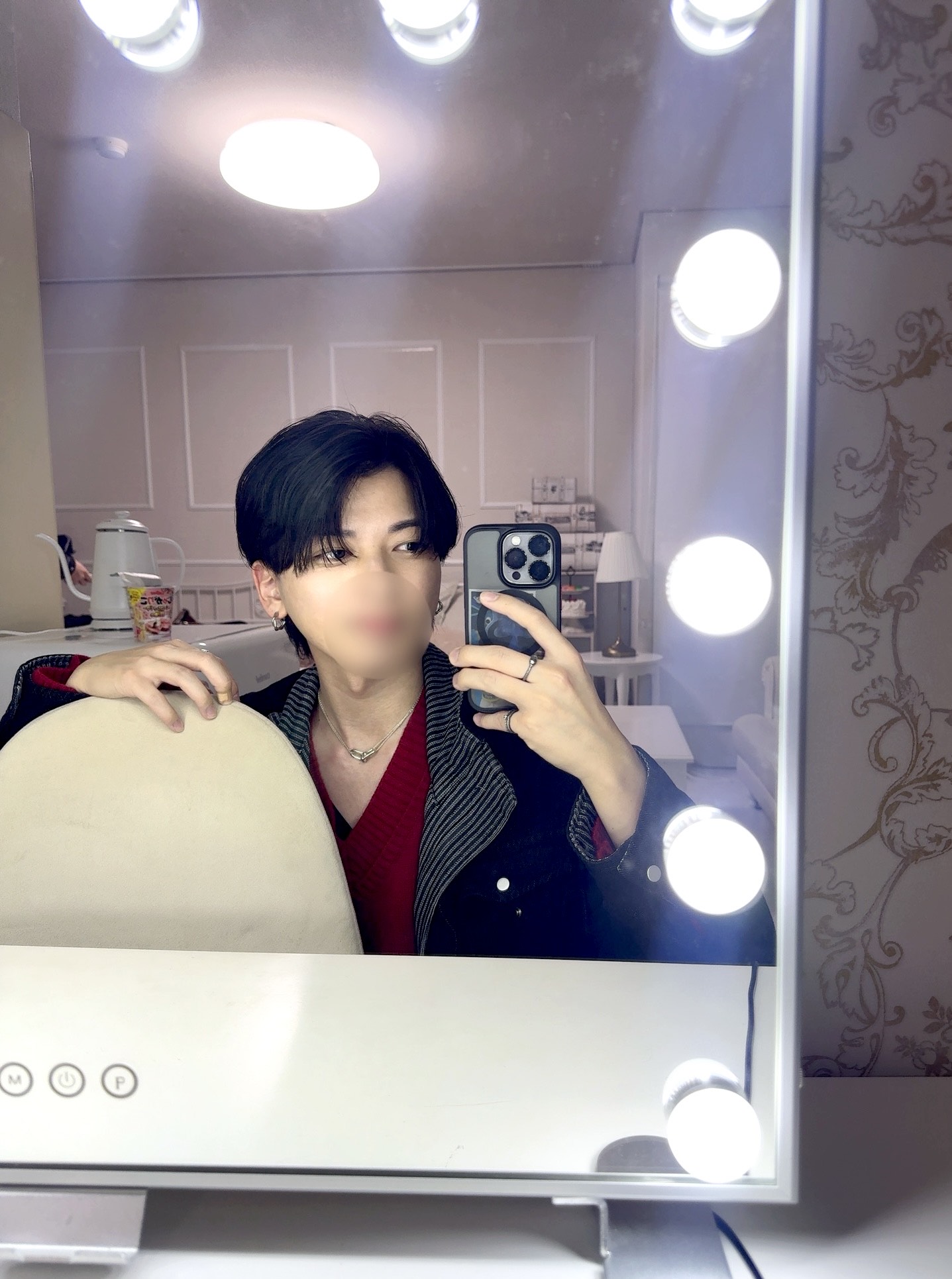 そわそわしてます。